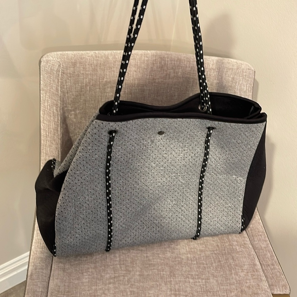 Grey/Black neoprene bag with pouch